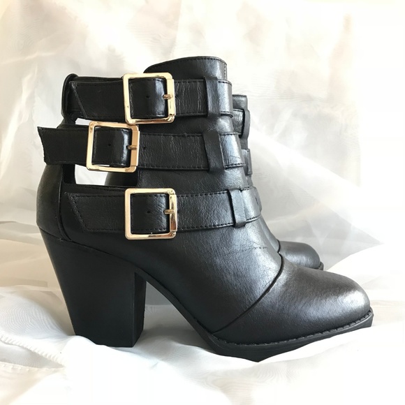 Steve Madden Shoes - Steve Madden boots booties 3 golden buckles straps